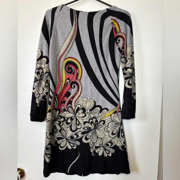 š4/30$š Aryeh White and Gray Graphic Tunic Dress 3/4 Sleeveš©¶ - Picture 4 of 4